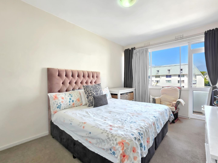 2 Bedroom Property for Sale in Sea Point Western Cape